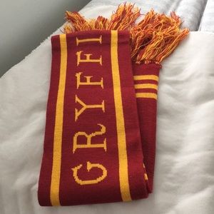 Gryffindor scarf
